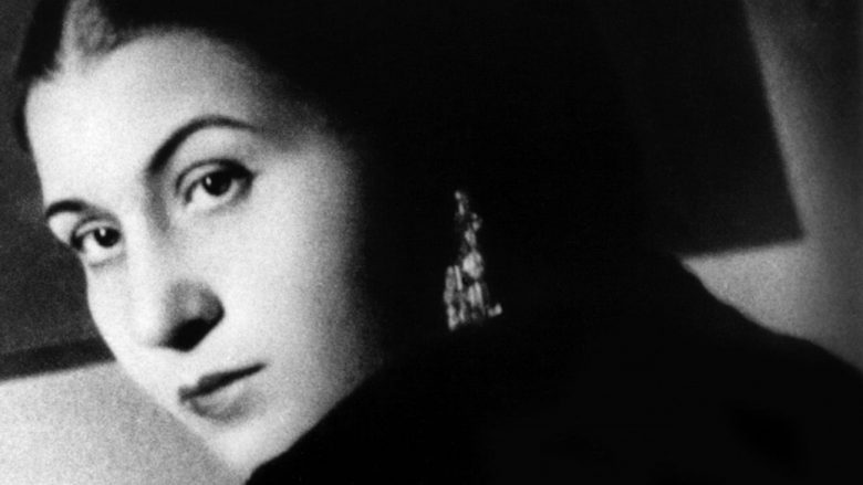 Jetoi përtej kohës: Umm Kulthum, ylli i përjetshëm i muzikës arabe