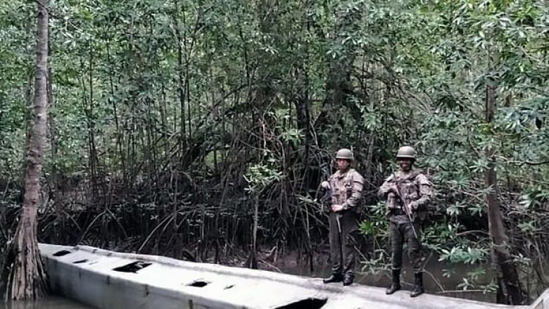 Ushtarët në Kolumbi e kanë gjetur një nëndetëse me fibra xhami, që është shfrytëzuar për të transportuar kokainë