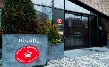 Ishte dekoruar për “vitet e saj të shërbimit”, punëtorja sociale daneze akuzohet për vjedhjen e milionave