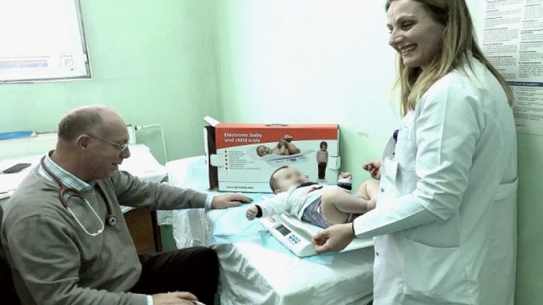 Dhurohen pajisje mjekësore për foshnje në Klinikën e Neonatologjisë në Mitrovicë