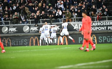 PSG ishte gati ta kompletonte rikthimin e çmendur nga 3-0 në 3-4, por u ndal në fund nga Amiens