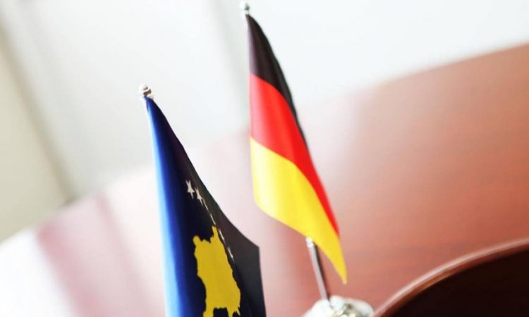 Ambasada gjermane: Respektimi i Kushtetutës në krizën aktuale do të thotë bashkëpunim mes institucioneve dhe përgjegjësi e politikanëve për t’i ruajtur qytetarët
