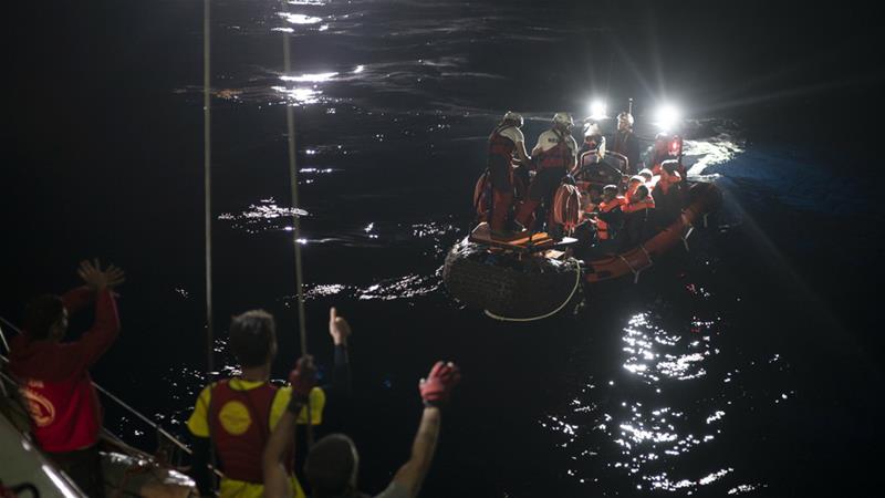 Anija që transportonte 91 migrantë zhduket në Mesdhe