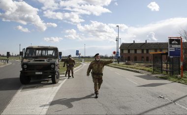 Më shumë të prekur jashtë Kinës se sa brenda saj nga coronavirusi – BE thotë se nuk ka asnjë arsye për panik