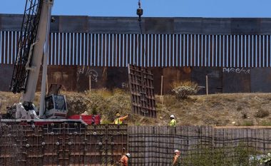 Pentagoni ndan 3.8 miliardë dollarë për ndërtimin e murit kufitar me Meksikën