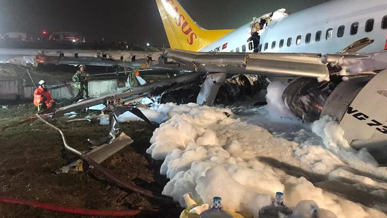 Anulohet fluturimi Prishtinë-Stamboll, pas rrëshqitjes së aeroplanit ku u lënduan mbi 100 persona