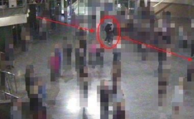 Sulmi në Manchester Arena – pamje që thuhet se tregojnë terroristin, 19 sekonda para shpërthimit