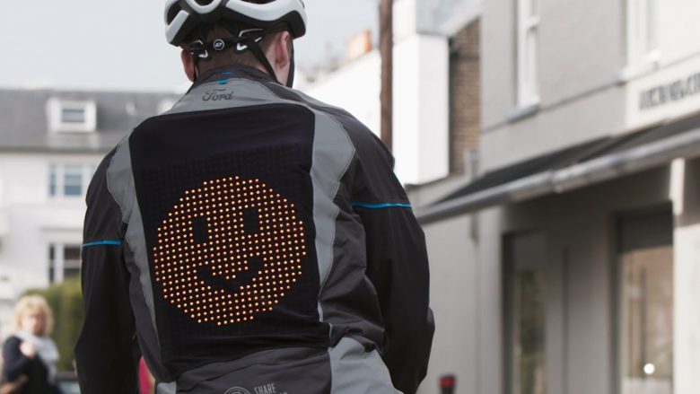 Ford dizajnon xhaketën me ekran LED për çiklista, mund të shfaq emoji dhe informata