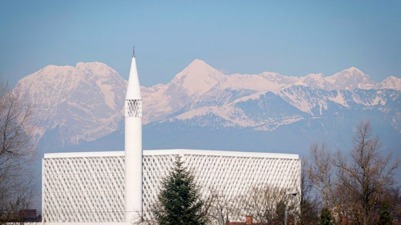 Pas 50 vitesh pritje, bëhet xhamia e parë në Ljubljanë, pavarësisht kundërshtimit të ashpër