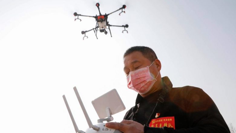 Përhapja e coronavirusit në Kinë – vendi mobizilohet për përdorimin e dronëve dhe robotëve dezinfektues