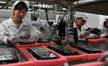 Problemet e Foxconn do të dëmtojnë edhe më shumë fabrikën gjigante të iPhone në Kinë