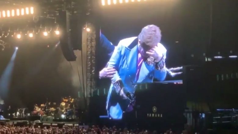 Koncertet e Elton John shtyhen për vitin 2021 për shkak të sëmundjes