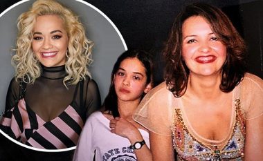 Rita Ora dikur ‘bisht’ i nënës së saj, e ëma e këngëtares sjell fotografi të para shumë viteve kur vajza e saj e përndiqte ngado