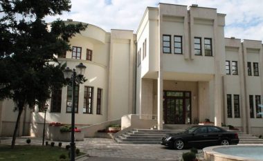 Komuna e Prizrenit reagon pasi gjykata ua caktoi një muaj paraburgim pesë zyrtarëve të saj