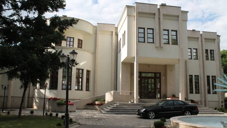 Komuna e Prizrenit reagon pasi gjykata ua caktoi një muaj paraburgim pesë zyrtarëve të saj