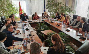 Anëtarët e KSHZ-së në takim me Deskoskën, ESHR dhe KSHPK: Financimi i partive politike në fokus