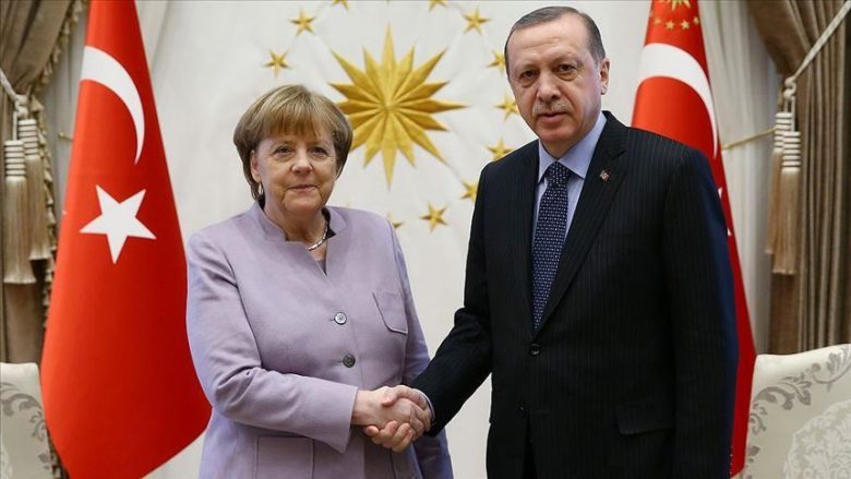 Qytetarët e Maqedonisë vlerësojnë pozitivisht presidentin Erdogan, në vendin e dytë Merkel