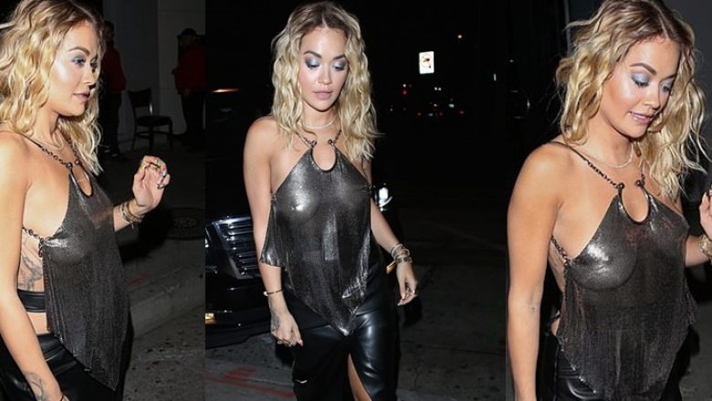 Rita Ora godet me veshjen transparente ndërsa shfaqet pa reçipeta gjatë një darke në Los Angeles