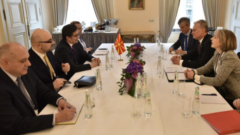 Pendarovski në takime me presidentët e Lituanisë dhe Moldavisë, diskuton për bashkëpunimin dhe eurointegrimet