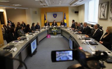 Qeveria miraton nismën që i lejon qytetarëve të Kosovës dhe Bosnjës udhëtimin vetëm me letërnjoftime