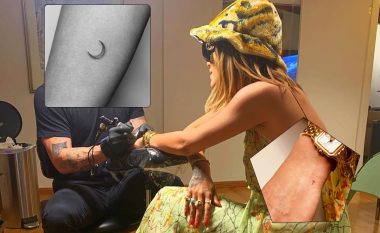 Rita Ora shton edhe disa tatuazhe në trupin e saj