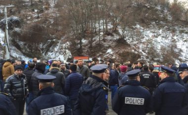 Protestojnë për të tretën ditë ata që deshën të punësohen në ‘Trepçë’, kërkojnë që kryeministri Kurti të shkojë në Stantërg