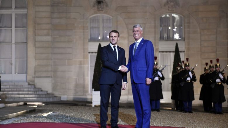 Macron uron Thaçin për 12 vjetorin e pavarësisë, ia përmend edhe heqjen e taksës