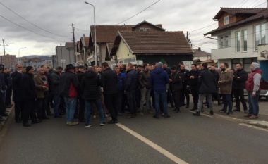 ​Protestuesit kërkojnë dorëheqje të menaxhmetit dhe anulimin e konkursit për punësim në ‘Trepçë’