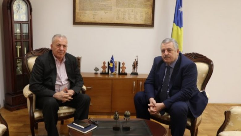 Veliu priti në takim përfaqësuesin e sindikatës së Policisë së Kosovës