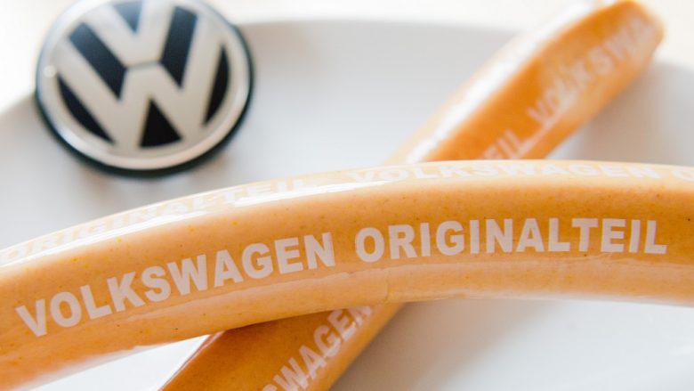 Besojeni ose jo, produkti më i shitur i Volkswagen nuk është Golf, Tiguan e as Passat – por salsiçet