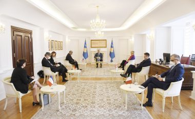 Thaçi takon ambasadorët e Quint-it dhe të BE-së: Kosova ka nevojë për një qeveri gjithëpërfshirëse, që do të sjellë stabilitet dhe unitet  