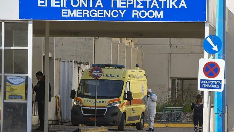 ​Shënohet viktima e parë në Greqi, 98 të infektuar