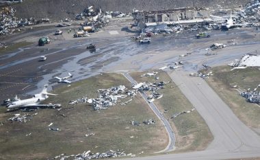 Katastrofa e filmuar nga ajri në Nashville, tornadoja shkatërron plotësisht aeroportin – disa aeroplanë as që janë gjetur