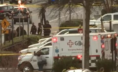 Vrasje për parking në SHBA, grinden para qendrës tregtare – një person qëllohet me plumb në kokë