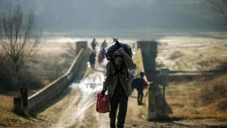Kriza e refugjatëve në Evropë – pse Turqia hapi dyert për migrantët dhe pse pikërisht tani?