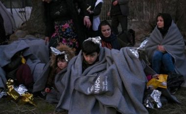 Greqia bllokon 10 mijë migrantë në kufirin e Turqisë