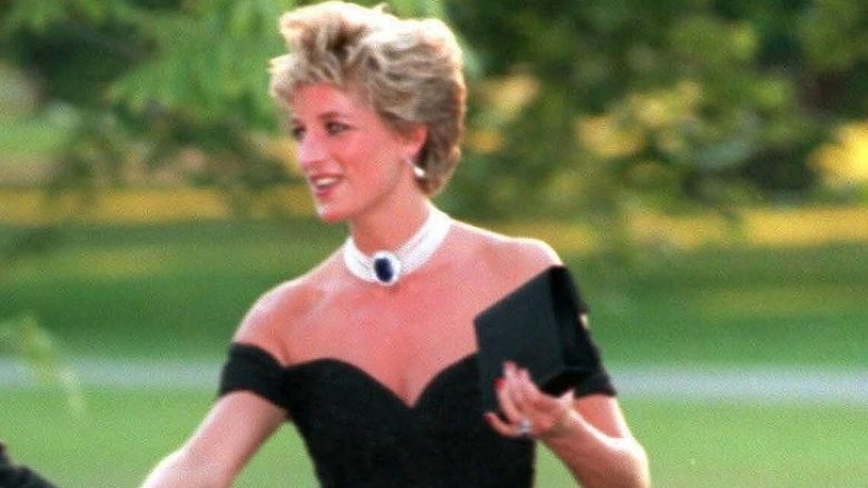 15 fustane ikonike të veshur nga Princesha Diana