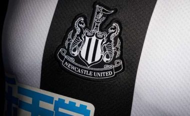 Coronavirus: Newcastle bëhet klubi i parë nga Liga Premier që përjashton stafin