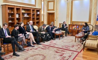 Osmani në takim me delegacionin gjerman-francez: Qeveria, e vetmja që ka legjitimitet të drejtojë dialogun me Serbinë