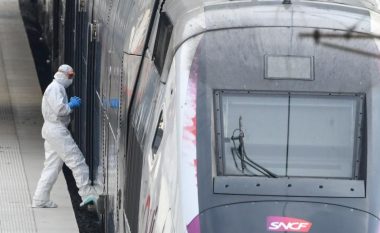 Treni i shpejtë shndërrohet në spital, francezët transportojnë të prekurit nga coronavirusi edhe me helikopterë