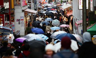 Japoni, pacienti me coronavirus shkoi nëpër lokale për të ‘përhapur’ virusin vdekjeprurës