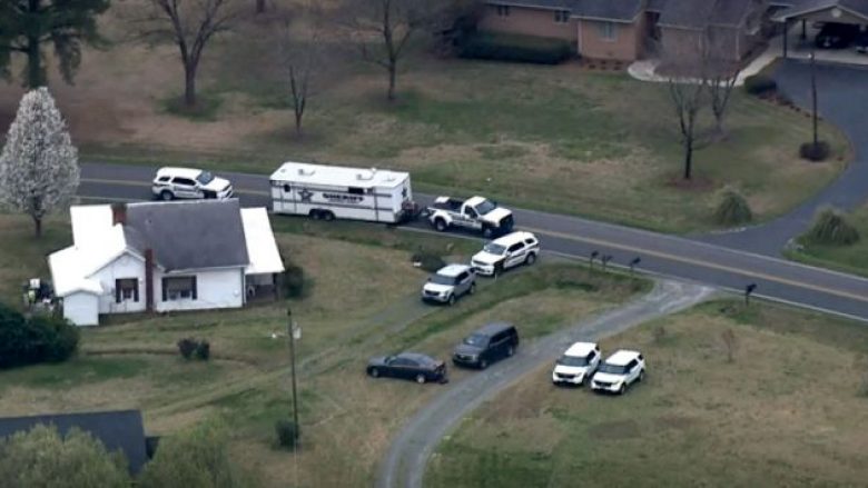 Shtatë anëtarë të një familje qëllohen për vdekje në Karolinën e Veriut – policia jep detajet