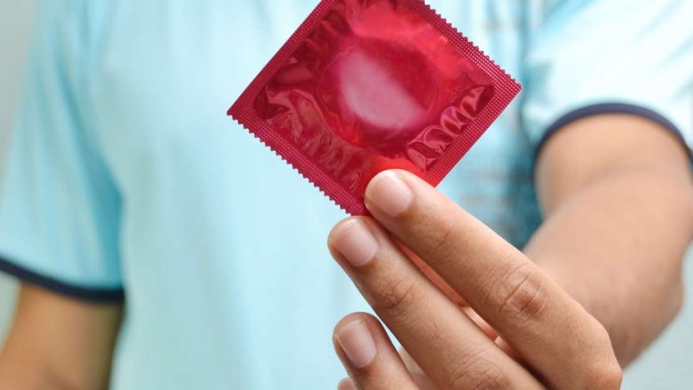 Mungesë e madhe e prezervativit pas mbylljes së fabrikave nga coronavirusi