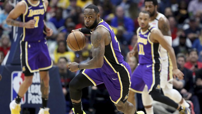 LeBron James shkëlqen në fitoren e Lakers, Clippers të fortë për Philadelphian