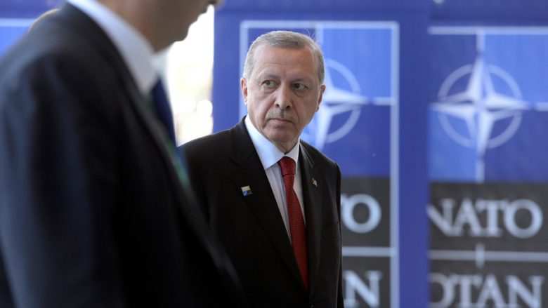 Erdogan kërkon ndihmën e NATO-s për luftën në Siri