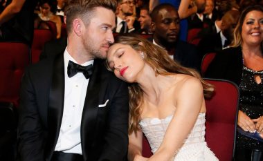 Jessica Biel fotografohet pa unazën e martesës tre muaj pas skandalit të bashkëshortit të saj, Justin Timberlake