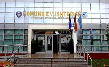 PDK në Vushtrri akuzon nënkryetarin Muzaqi nga LVV-ja për punësimin e bashkëshortes