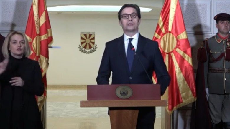 Presidenti Pendarovski shpall gjendje të jashtëzakonshme në Maqedoninë e Veriut