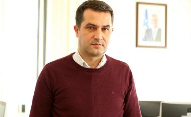 Këshilltari i Thaçit i reagon Vjosa Osmanit: Kur ta lë presidenti politikën, ti mbetesh pa karrierë