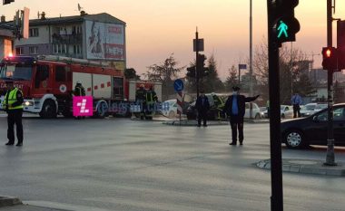 Merr flakë një veturë në afërsi të Mensës së Studentëve në Prishtinë